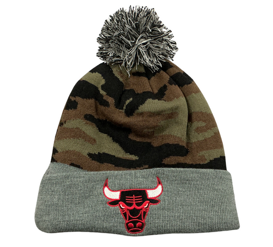 Mitchell & Ness NBA Chicago Bulls Jacquard Knit Beanie w/ Pom